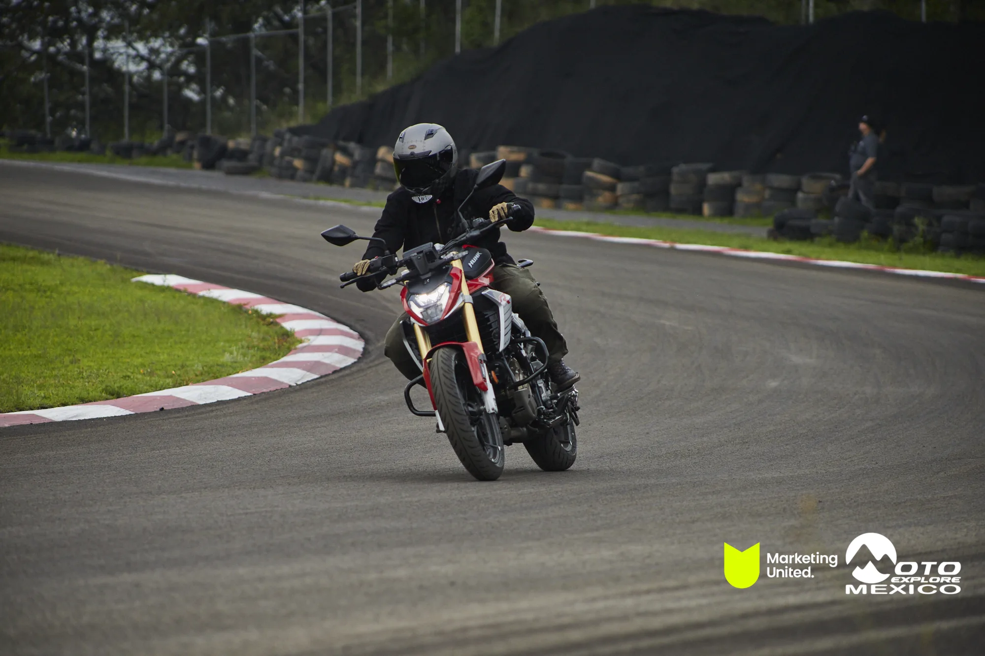 HUNK TRACKDAY 411